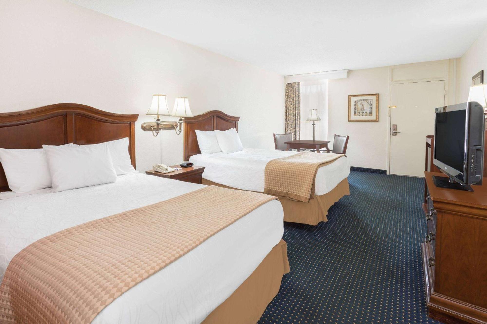 Hotel Baymont By Wyndham Rocky Mount I-95 Zewnętrze zdjęcie